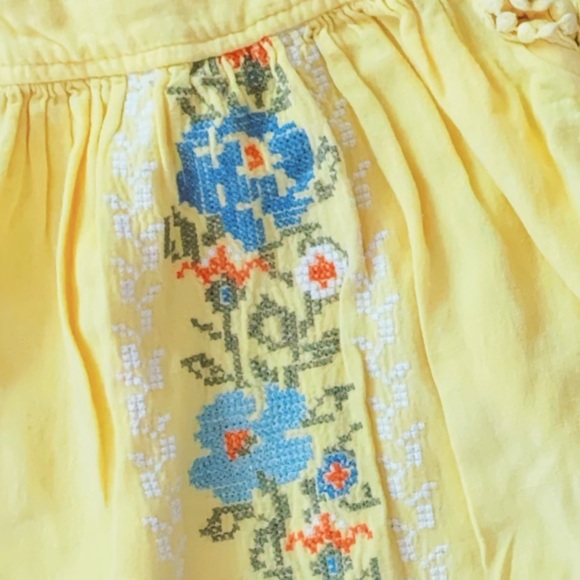 Old Navy Flower Embroidered Yellow Baby doll Top - Picture 3 of 6